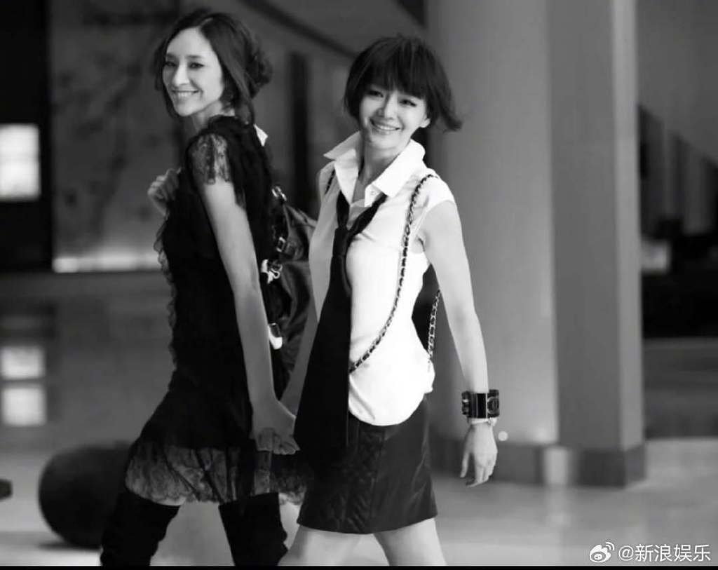 吴佩慈发文怀念大S大S曾说会赚钱养吴佩慈 2月4日晚，吴佩慈发文怀念大S，她透露