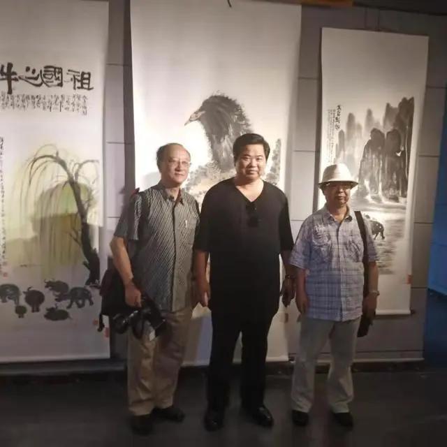 杂项份额化：小额参与如何撬动全民文玩流量

2026年的艺术品市场，份额化交易正