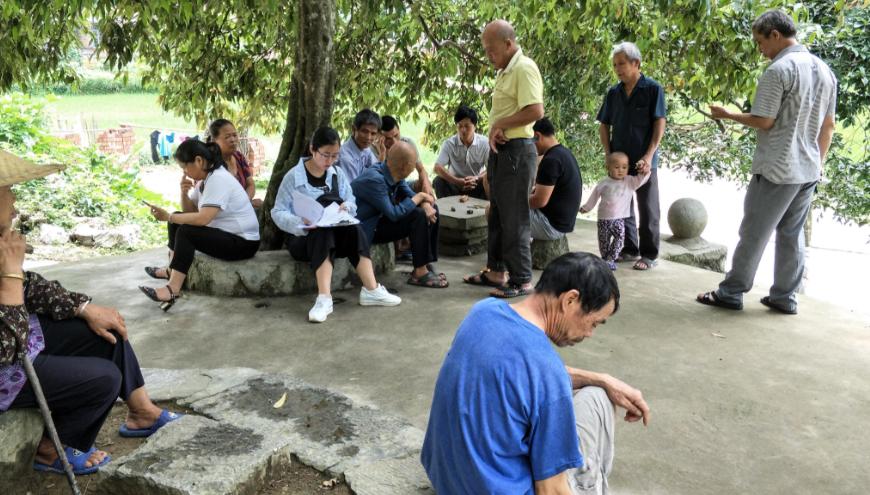 这个世界太疯狂
我们村那对三十七八岁的夫妻天天宅家还能买这买那

女的偶尔出来打