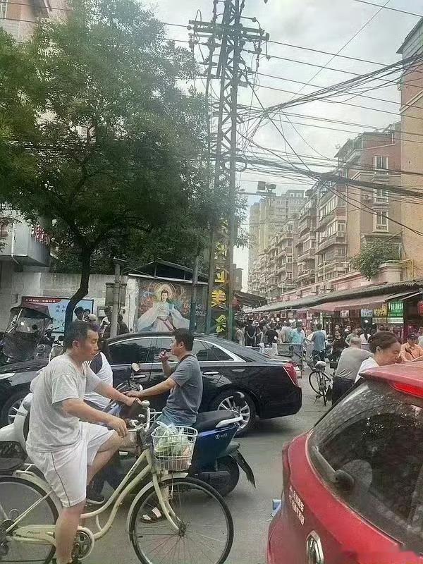 长月烬明不靠罗云熙靠谁，蚌埠也是靠冥夜啊，冥夜这个法相神明的照片现在都还在蚌埠放