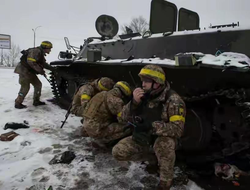 俄罗斯自己就能够把顿巴斯给打下来，乌克兰也不用割地求和了！俄罗斯想要的东西自己会