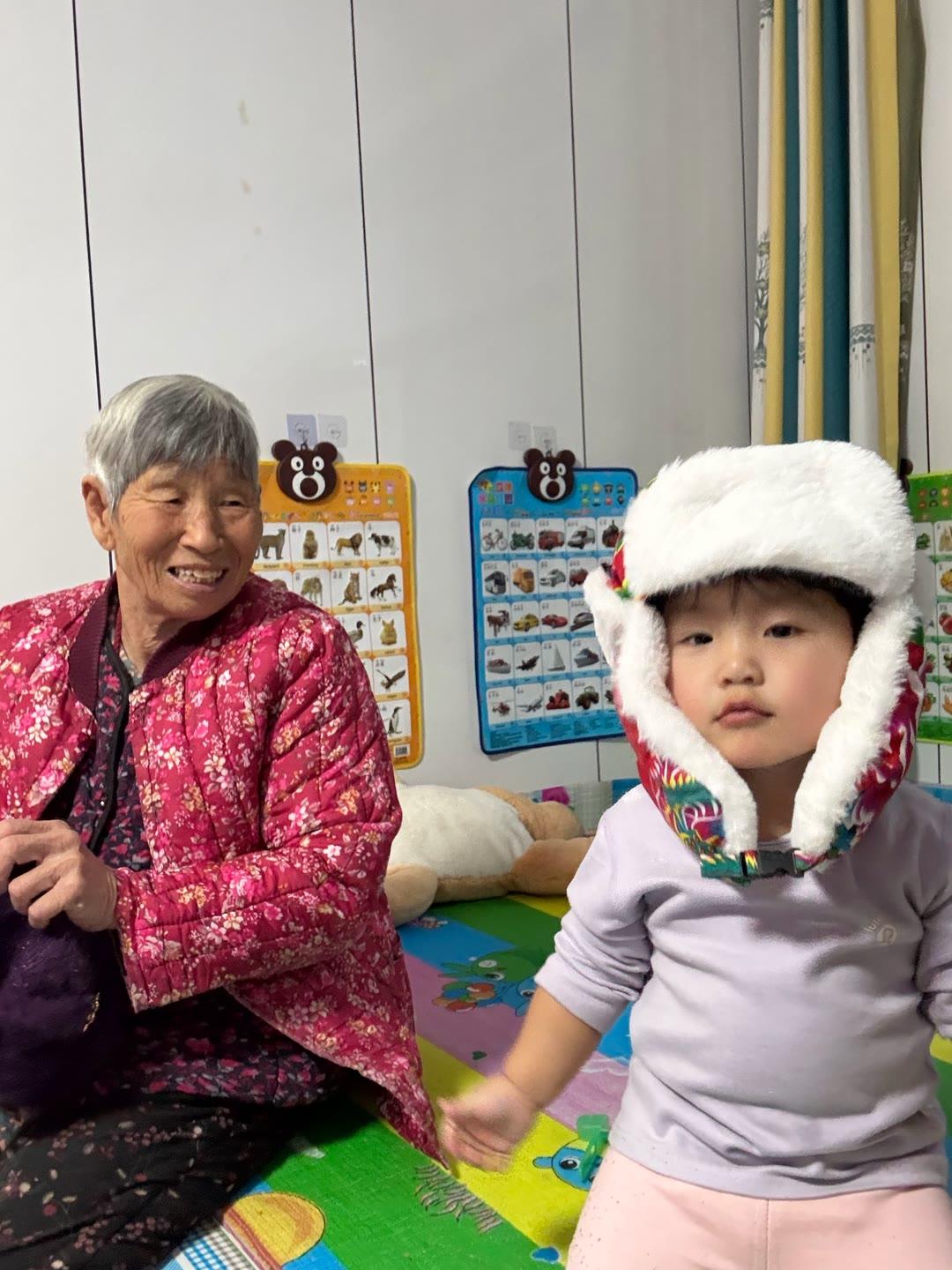 老铁们，心里话跟大家唠唠。
说我怎么样都无所谓，我都能不计较，但是千万别议论我家