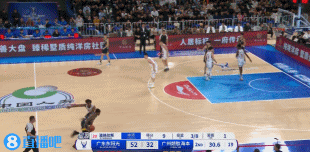 在昨天CBA俱乐部杯首场比赛中，广东男篮新外援阿姆斯初来乍到，还没有从奔波劳顿中