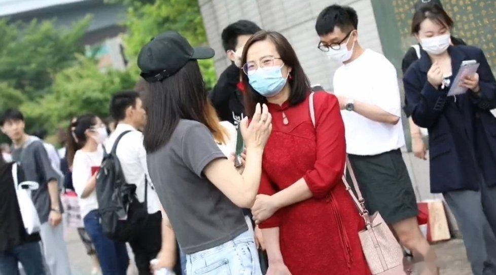 【向日葵鲜花外卖太火了，原来向日葵还有这个寓意啊#原来向日葵还有这个寓意#】又一