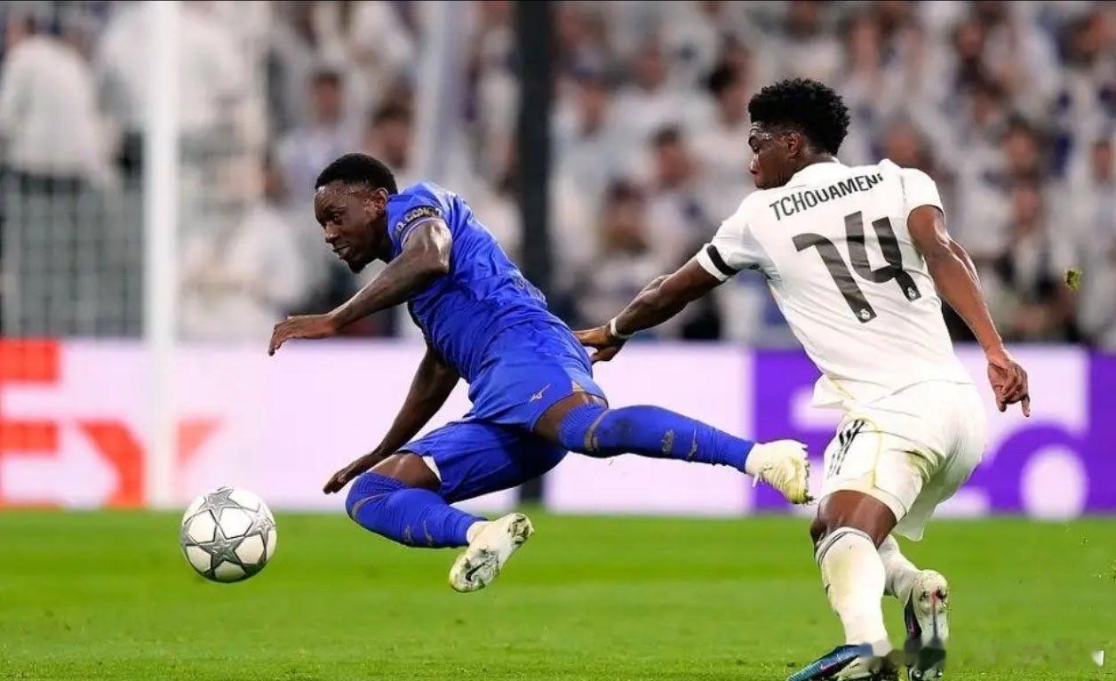 曼联今夏的中场补强之路，从一开始就注定不会平坦。球队在中场位置的短板早已暴露无遗