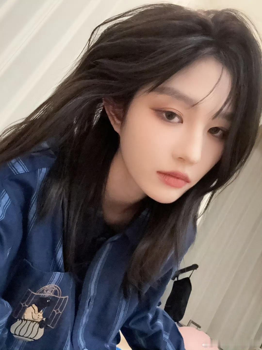 如果有不认识的可以趁机来吻一下[爱慕][爱慕][爱慕]王奕解约 ​​​