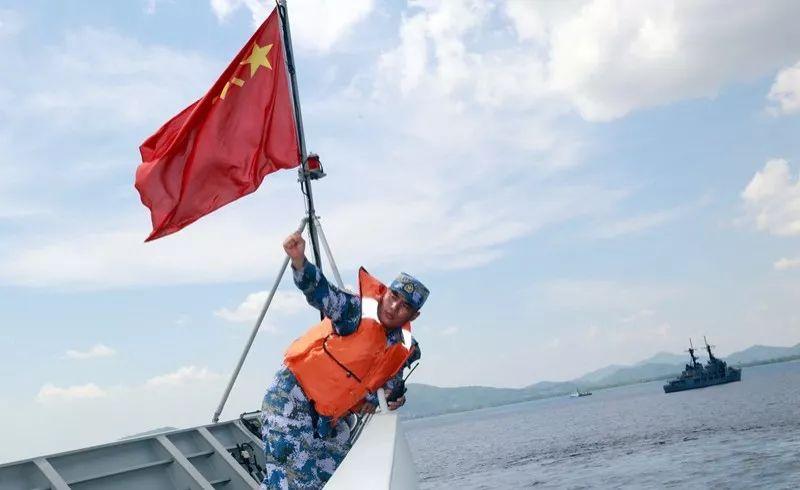 刘振起：中印海军台岛以东海域联演的战略价值
中国与印尼海军在台岛以东海域的首次联