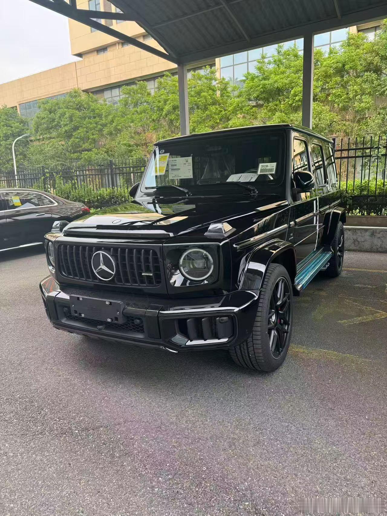 奔驰 G63 黑色 铂金白953+953铂金白内饰13200+主动驾驶57000