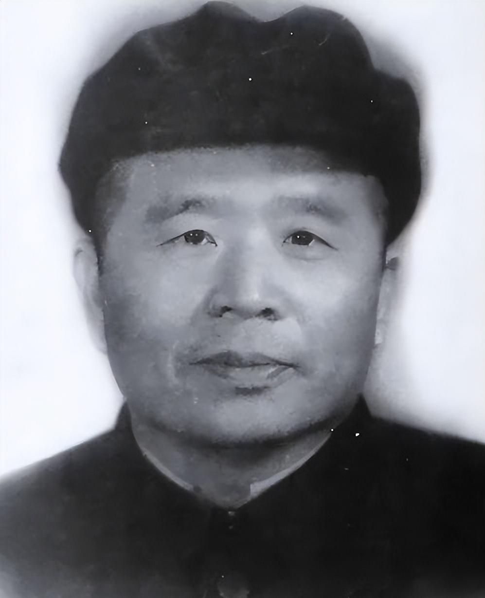 ✨ 《河南首任省委书记的传奇：早逝英雄与他的继任总理秘书》
—— 四十七载生命，