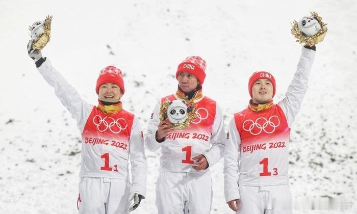 17:45自由式滑雪空中技巧男女混合团体决赛徐梦桃、王心迪、李天马出战哇哦，到时