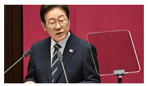 韩国总统李在明访华前在接受中国媒体采访时，清清楚楚地重申了一个立场——韩国尊重一