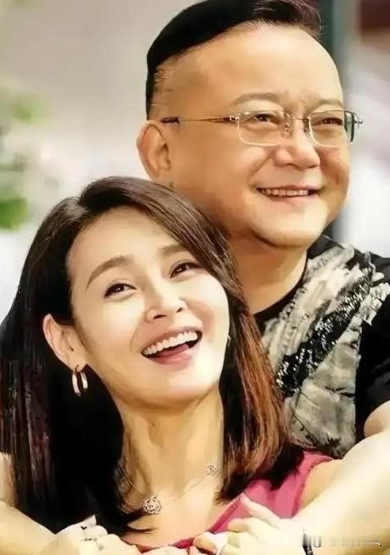 1996年10月，48岁的王刚娶了36岁的成方圆，有一次，王刚醉酒后对成方圆说：