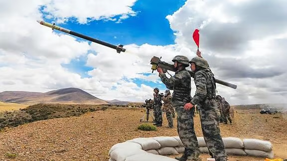 路透社称中国向伊朗转交多达400套肩射防空导弹导弹发射器，中巴都正式否认路透社报