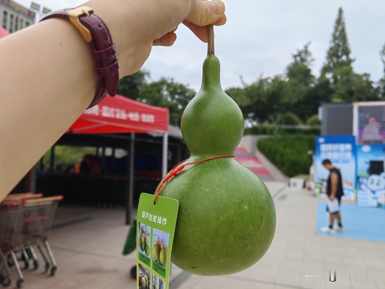 你有哪些迷之解释不了的行为？一起评论区说说看。
1.买东西只看差评，觉得特别差的