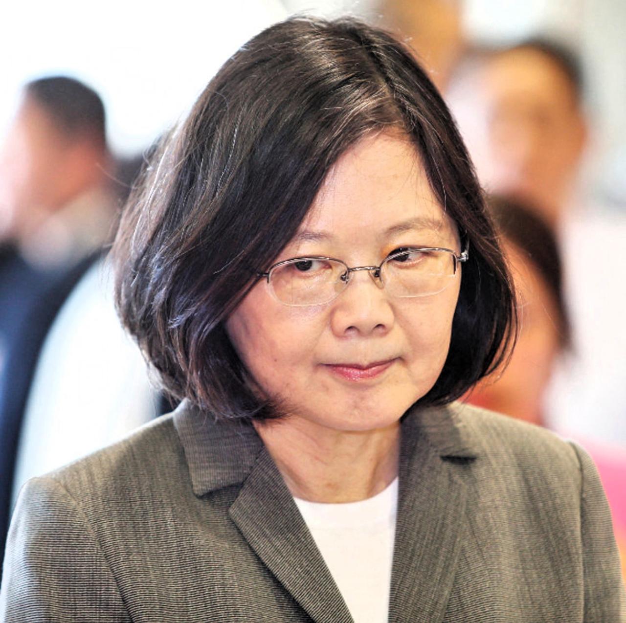 自掘坟墓前的最后一跳”，蔡英文11月8—10日窜访德国并发表“台独”演讲，无疑是