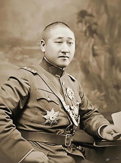 【为徐树铮谋职，段祺瑞怒摔烟斗】
 
袁世凯取消帝制后，于民国五年（1916年）