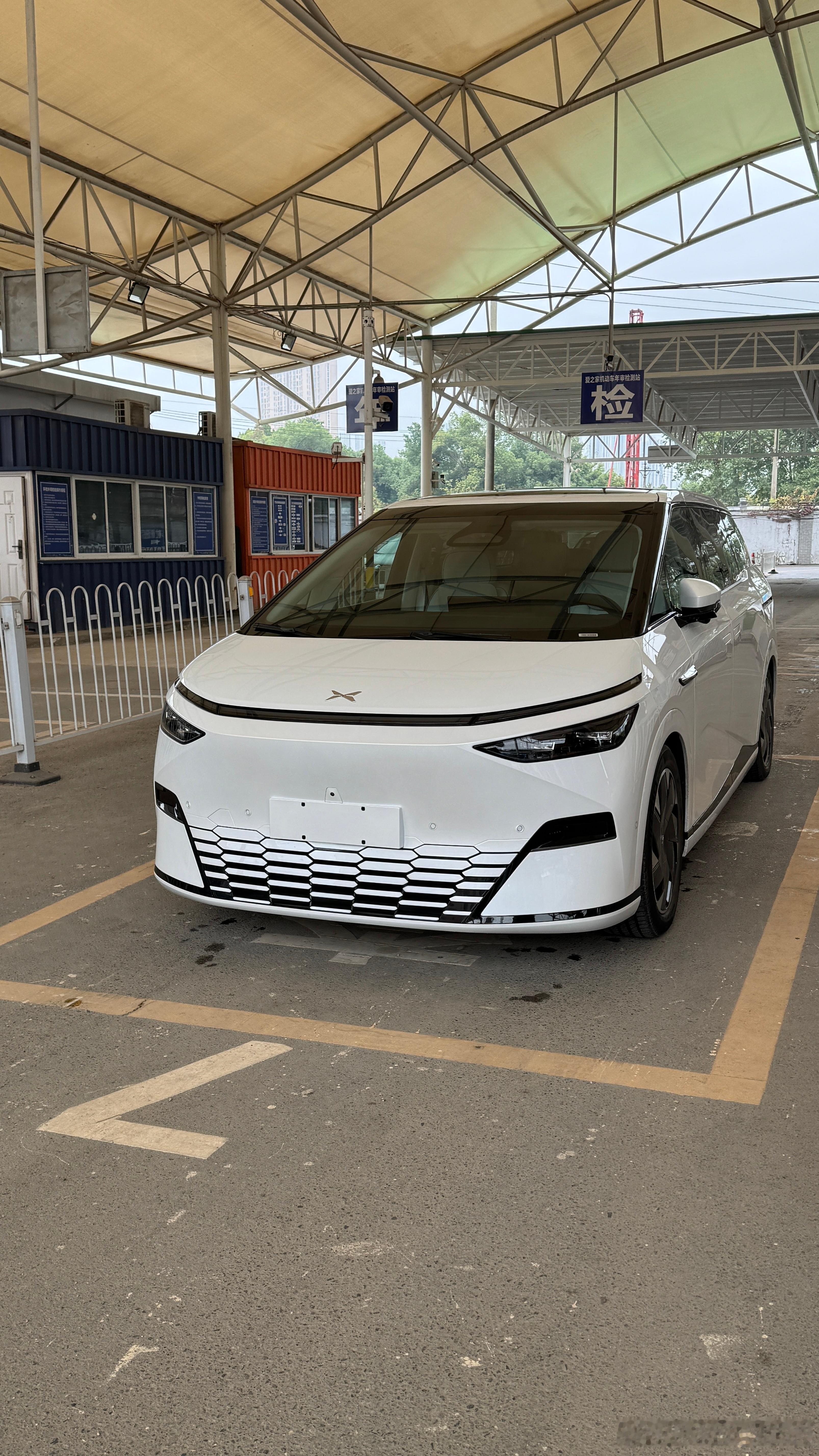 不是新车，但有一种提新车的感觉～我把X9，从公司户转到我个人名下相当于自己卖给自