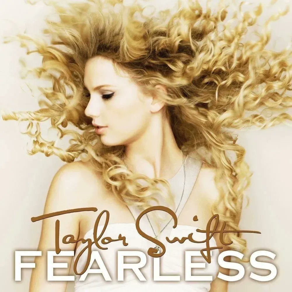 16年前的今天，霉霉Taylor Swift正式发行专辑《Fearless》，你
