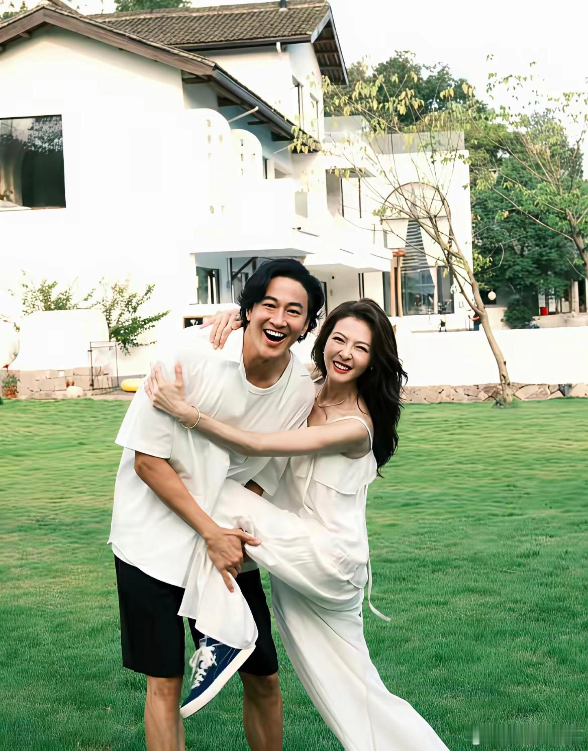 好奇查了一下何润东的老婆，不查不知道，一下才发现，原来他老婆根本不是什么资源咖，