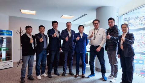 长城进军F1 长城汽车动力底盘负责人王超于3月25日通过微博回应网友提问，使用"