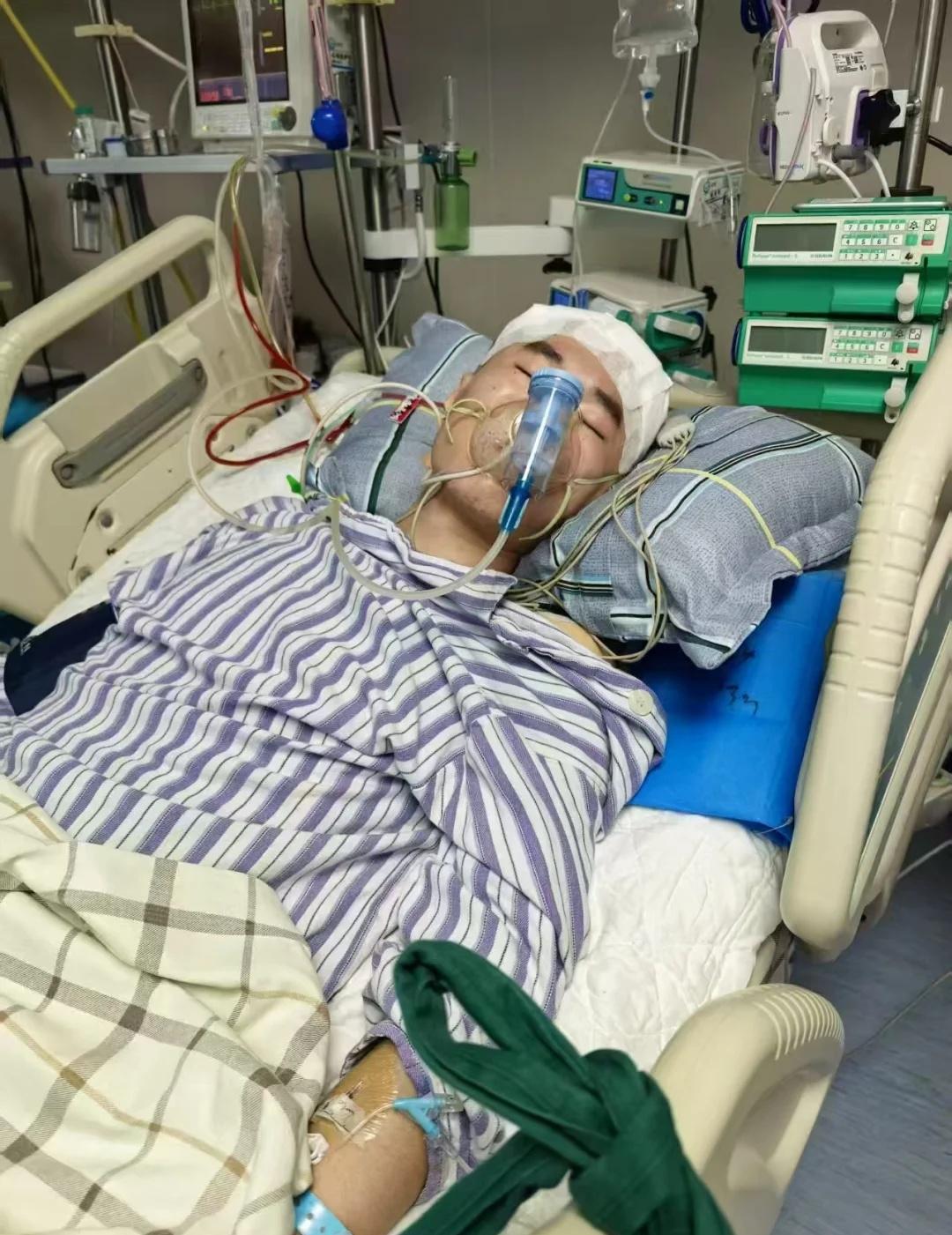 孩子还小，一家人都没上班没了经济来源，面对每天高额的医药费实在没办法了！寻求社会