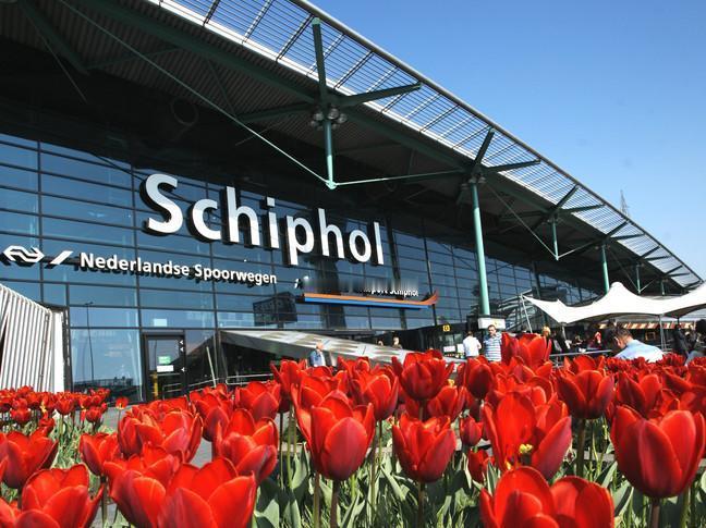 阿姆斯特丹史基浦机场（Schiphol，三字代码AMS）。史基浦机场是荷兰唯一洲