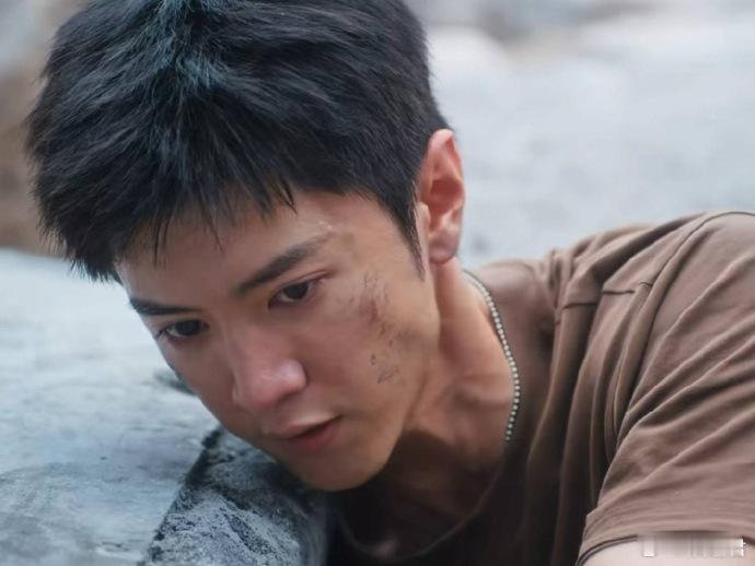 陈哲远演技  看陈哲远演阿瓒，真的像认识了很久，他把角色情感融入每个眼神、每个动