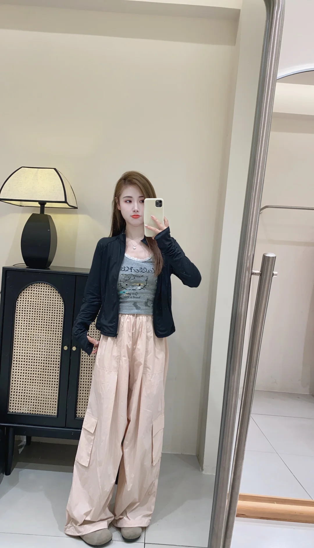 开在成都的一家韩系女装店