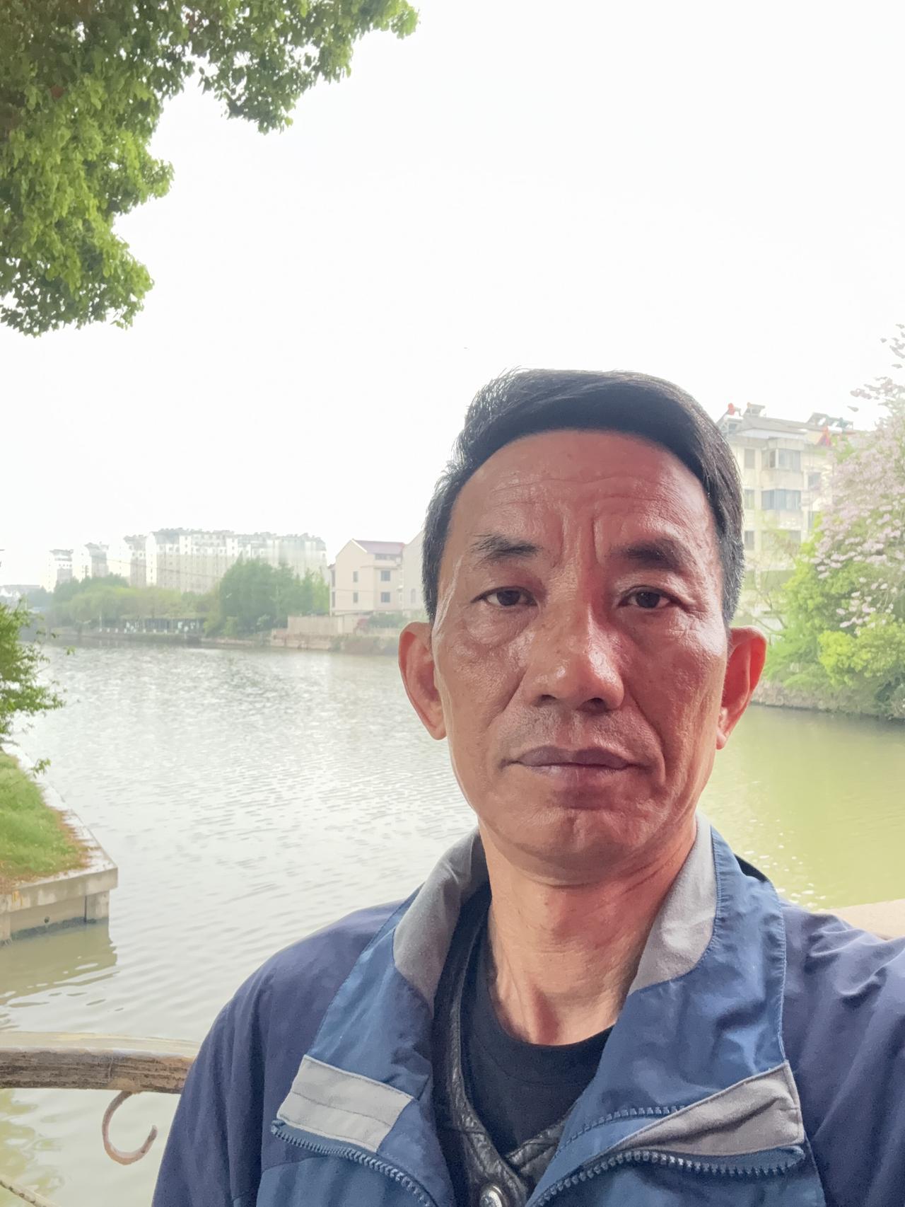 四哥旁边的十圩港
