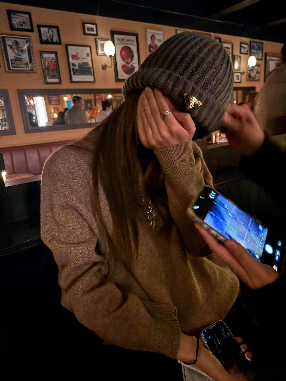 袁一琦的脸如奶油般化开了袁一琦这幽默感与生俱来呀，一句脸如奶油般化开，与粉丝互动