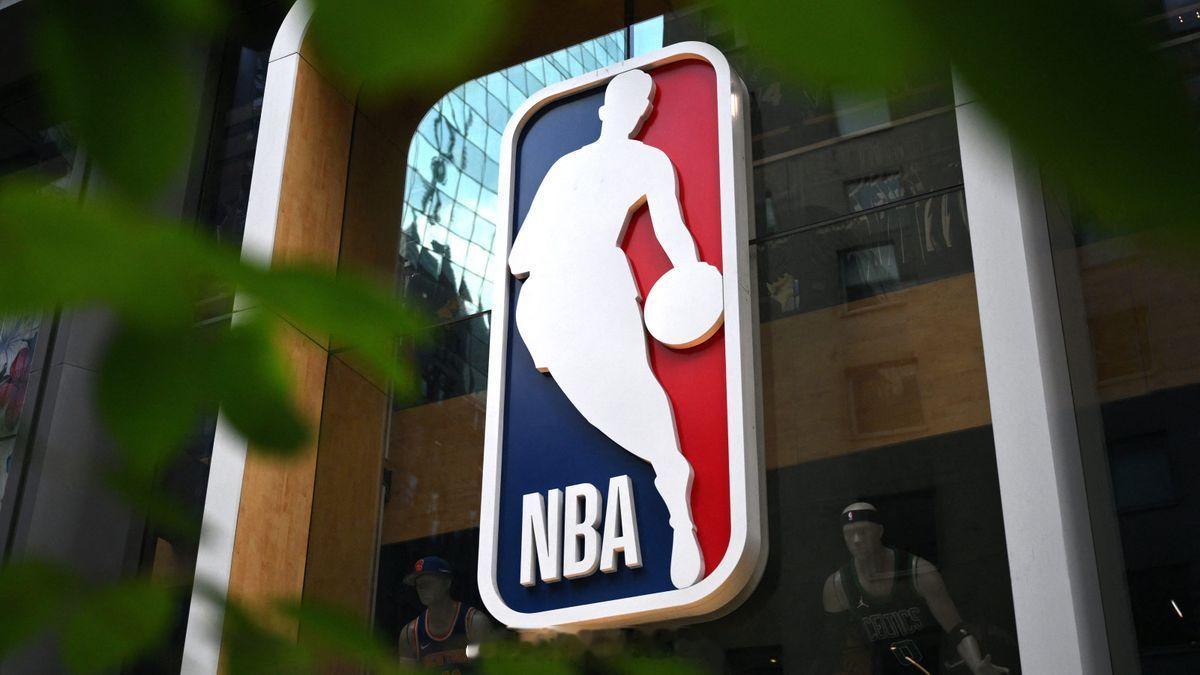 NBA将于当地时间8月14日发布2025-26赛季完整赛程，敬请期待！休斯顿火箭