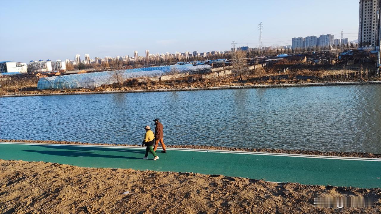 我问媳妇家里现在有多少钞票，她说够过河的了。现在，这过河钱需要多少钞票！
过去我