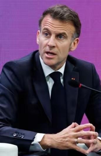 谁能想到，马克龙刚跑完日韩，就放出了一个重磅信号，直接喊话全球中等实力国家，别再