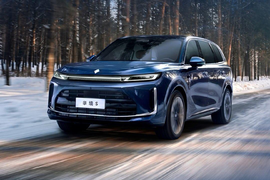 4月7日，宝骏华境S上市。作为上汽通用五菱与华为合作打造的首款旗舰车型，这款搭载