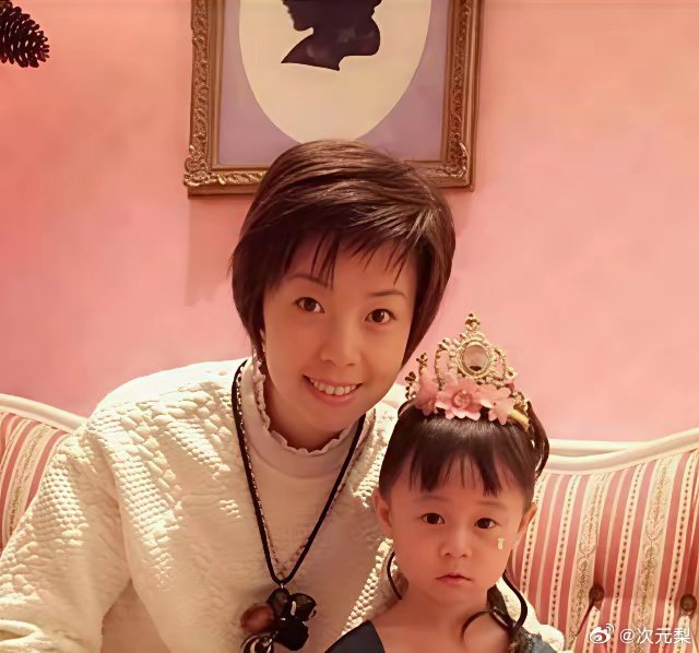 张怡宁这辈子最正确的决定，就是闪婚给亿万富豪，并生下一儿一女，结婚14年被宠成宝