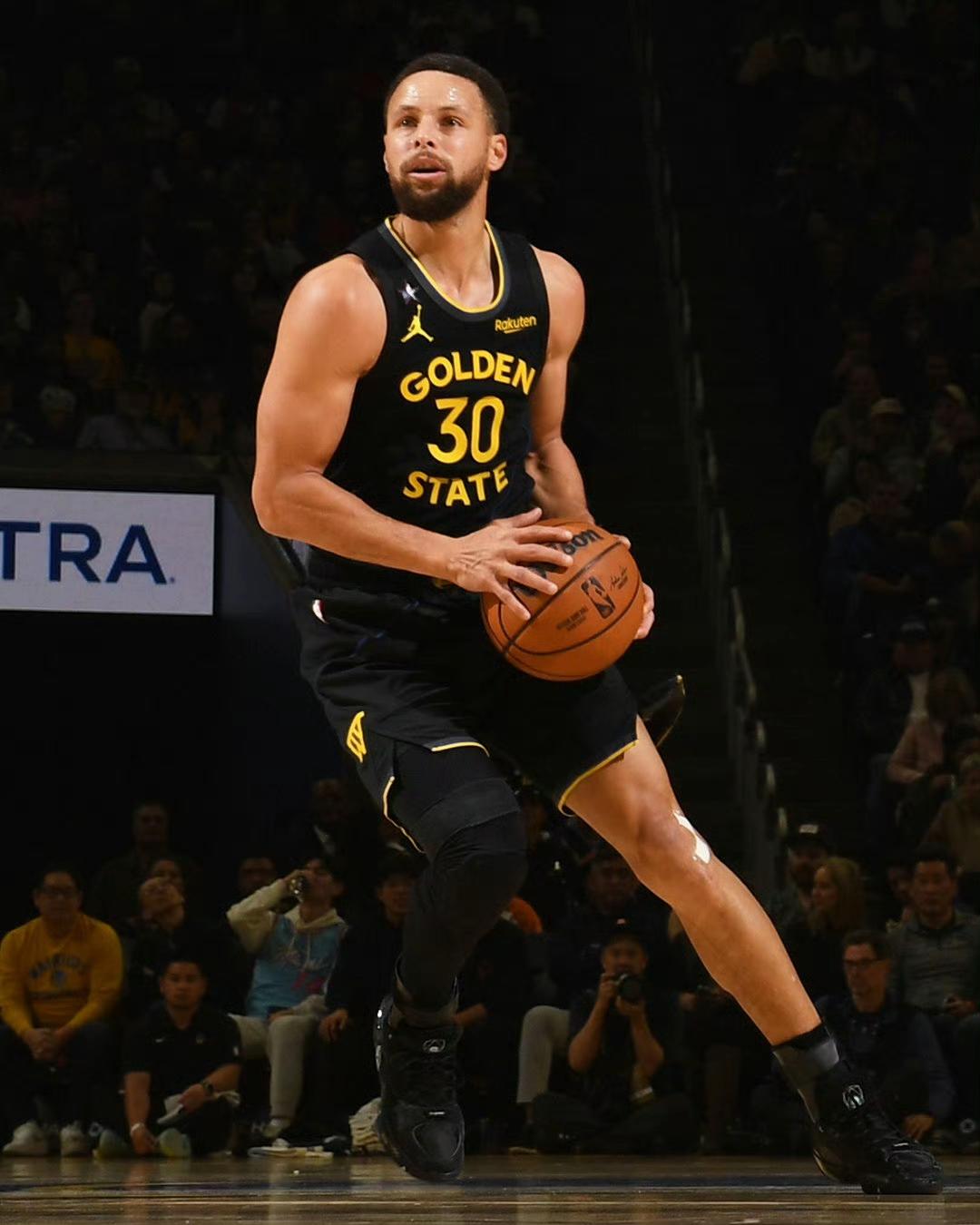 连续4场至少命中20记三分，勇士队这凶猛的火力！
vs热火，三分51中24
vs