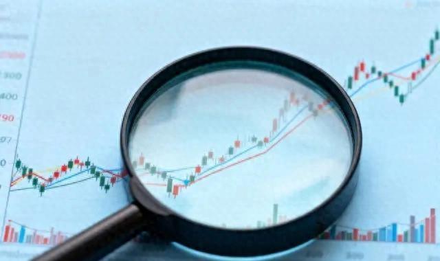 周末过完，下周加油的钱怕是又要变了。

欧盟直接把中国企业拉进对俄制裁清单。商务