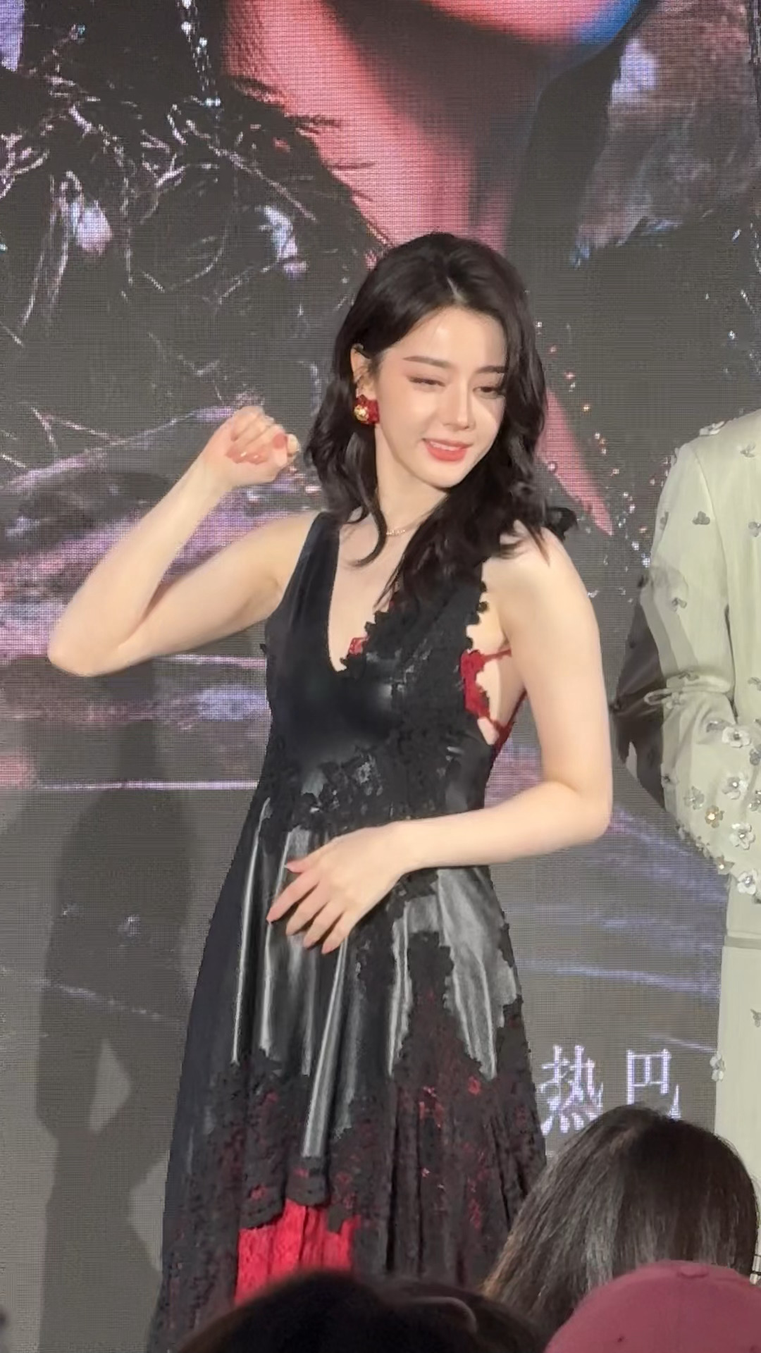 姐姐别害羞，现场学舞把我杀死了啊啊啊啊啊啊迪丽热巴现场学舞