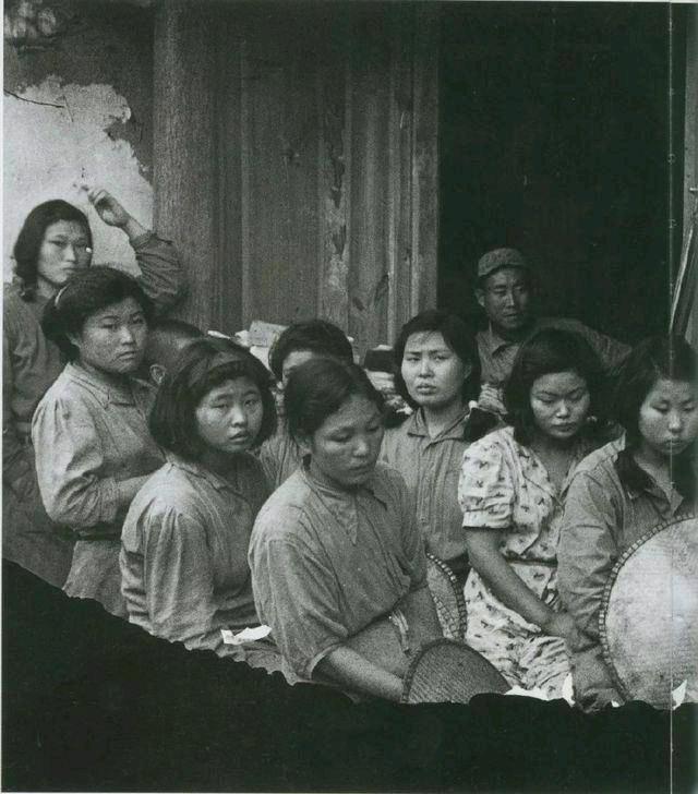 1942年，日军在海南那大修建的慰安所开业，第一批的21个姑娘被送了进去，10天