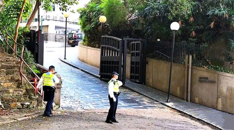 10月13日，香港寿山村豪宅区发生的母女双尸案太让人痛心了。法籍男子报警称妻子上