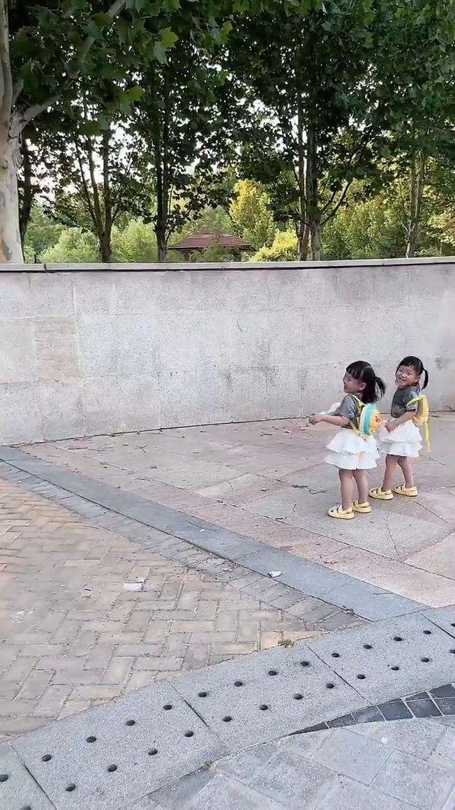 哈哈哈哈哈哈，哎呦我的妈，哈哈哈哈，哈哈哈哈。
