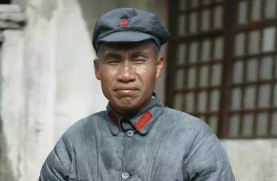 一根扁担的真假之争，照出了我们对历史最大的误解

“朱德的扁担”，这个故事我们从