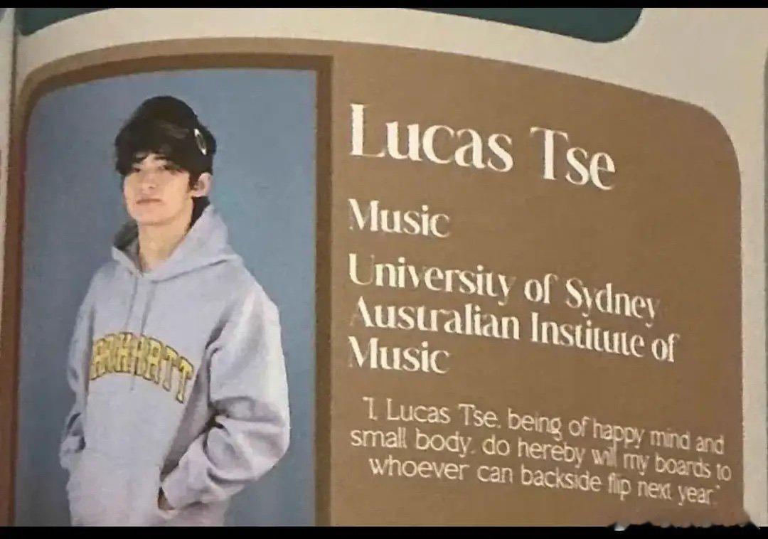 张柏芝大儿子入学照张柏芝大儿子大学照，真的很像年轻时候的谢霆锋！张柏芝大儿子大学