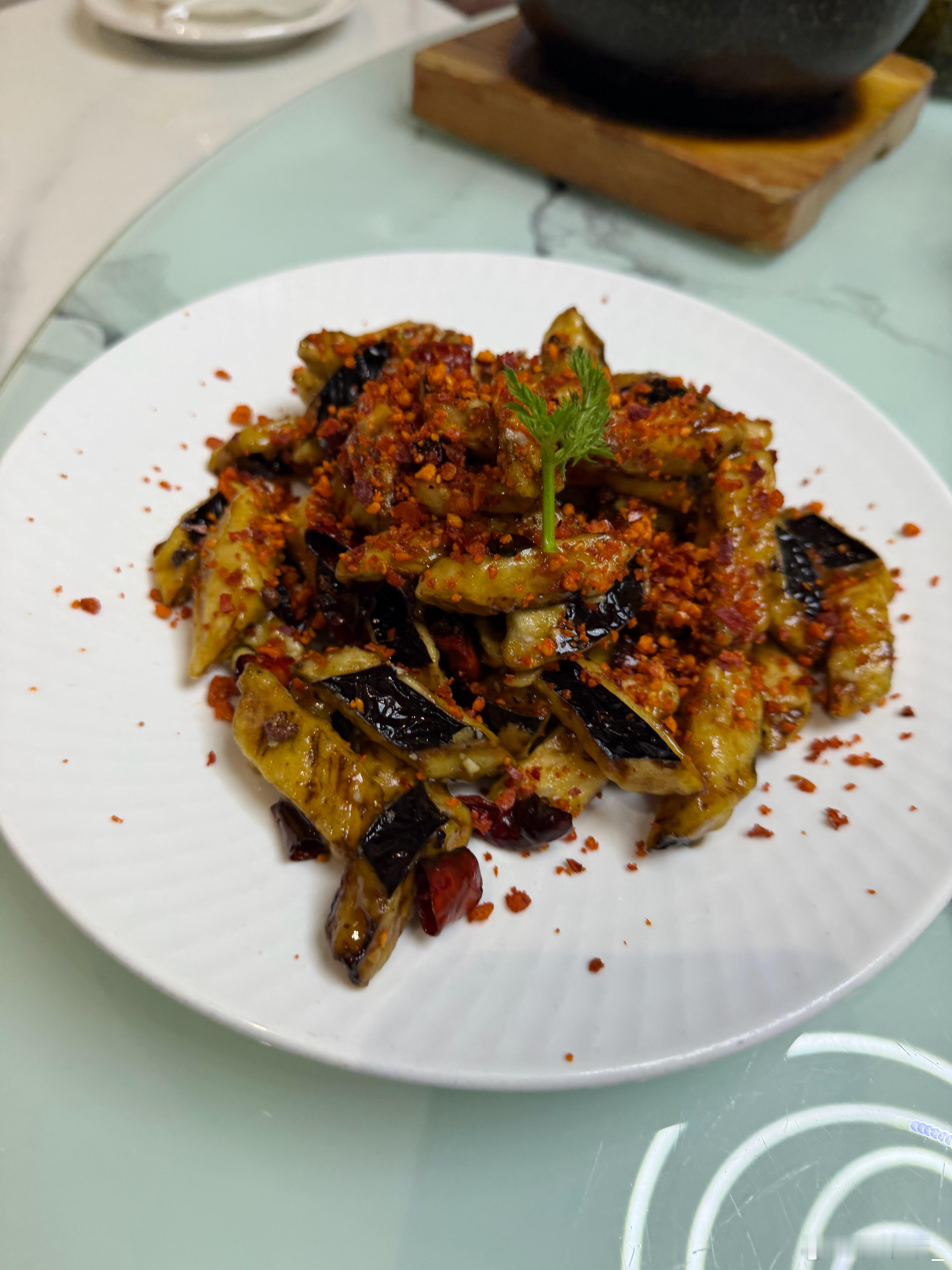 山东朋友约我看泰山比赛，先点上把子肉！ 