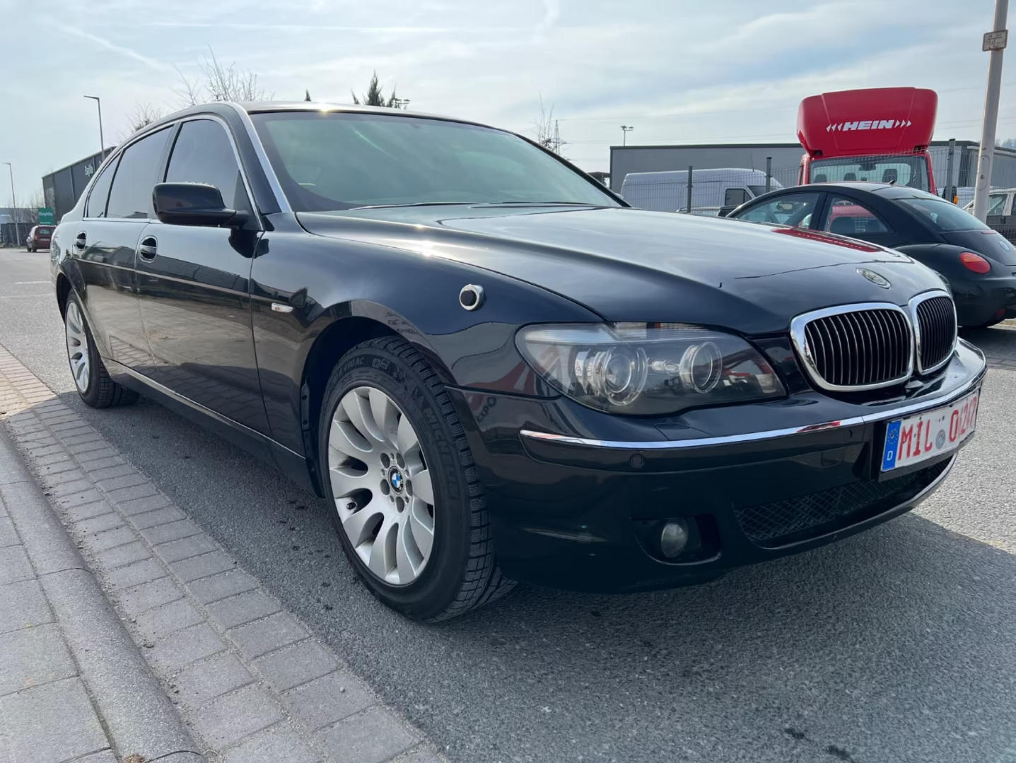 BMW 745Li High Security，宝马原厂防弹车，李嘉诚同款。 