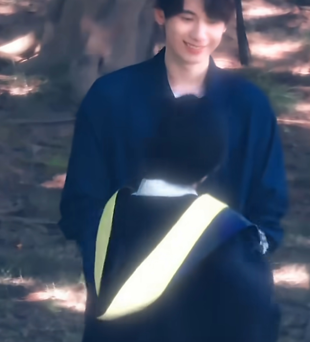 胡先煦好明媚的忧伤 胡先煦对细微情绪的把控实在太绝，明明嘴角上扬尽显温柔模样，眼