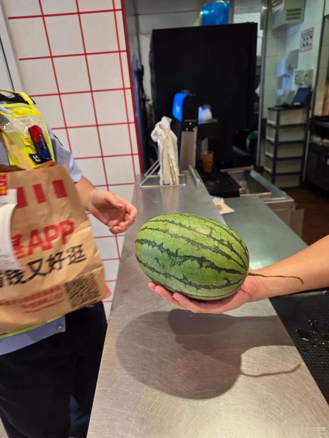 肯德基买鸡送西瓜？ 