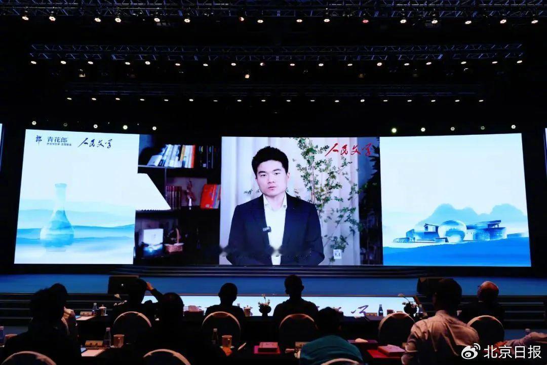 董宇辉首获人民文学奖 董宇辉获得传播贡献奖，获奖理由就是：他将文学一次次推向读者