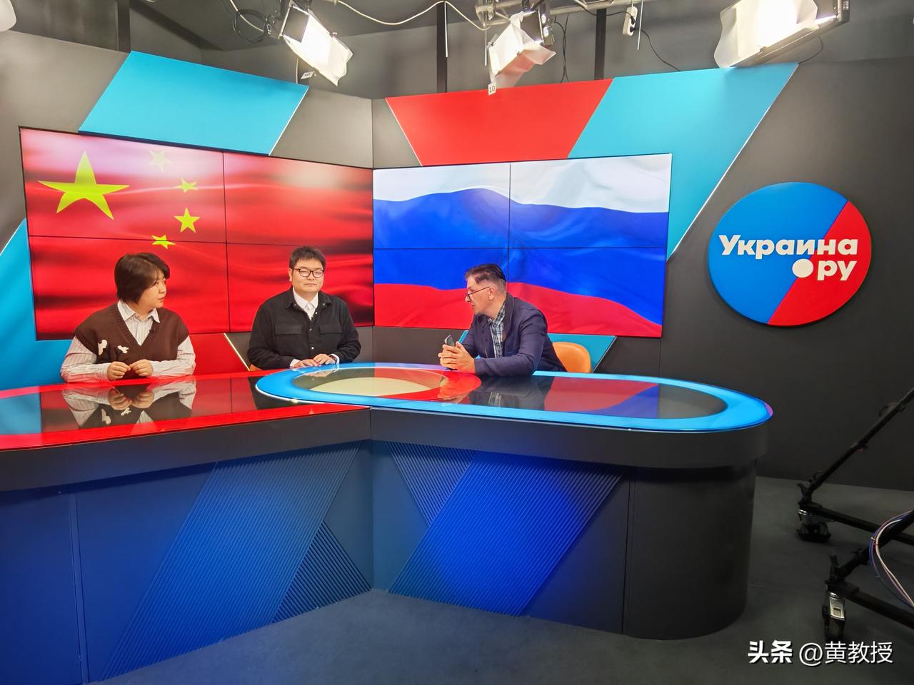我在新媒体平台这么多年
接触的媒体多了，什么样的人没见过
发什么帖子有人赞
发什