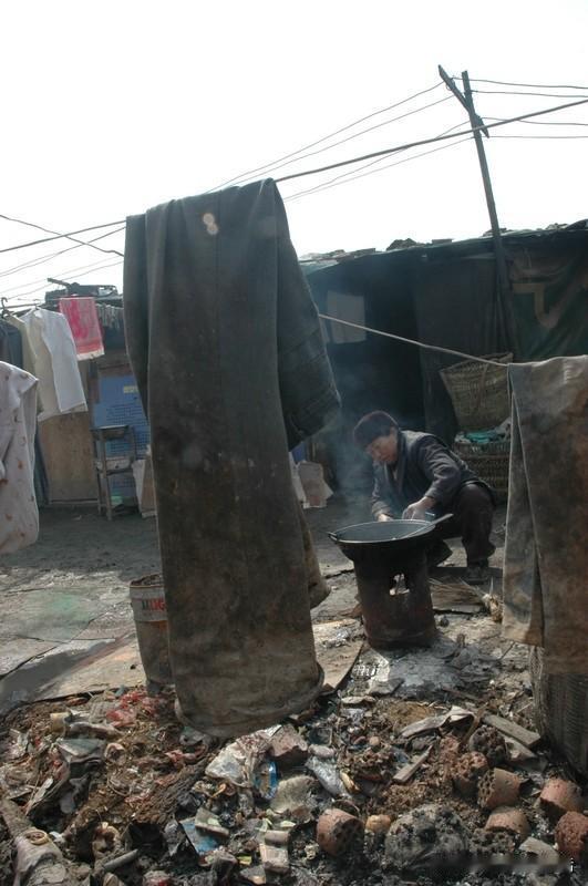 38岁离婚又失业，我竟在垃圾堆旁寻得逆天改命之法！
38岁时，婚姻破裂、工作丢失